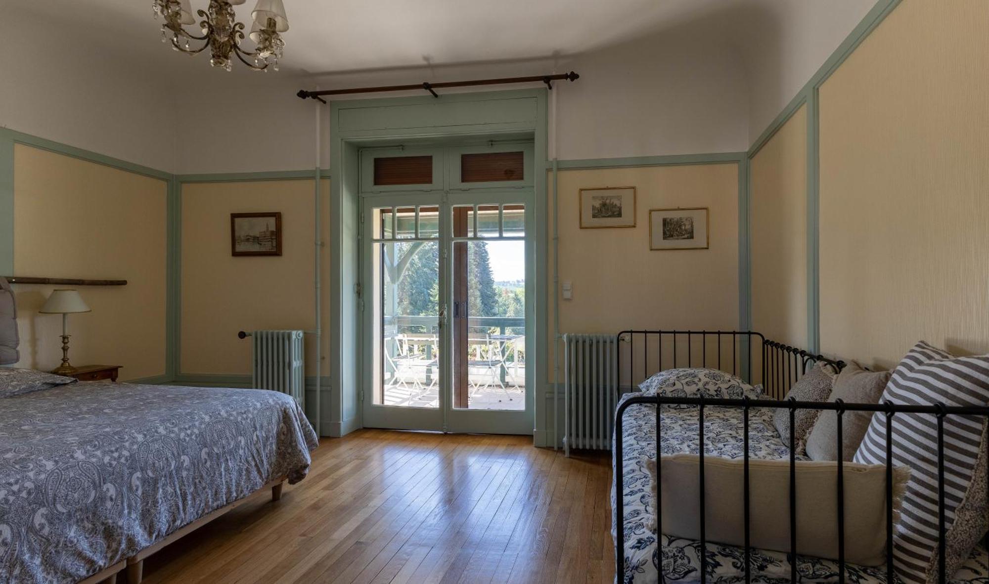 Ma Tranquillite Hotel Courpiere Luaran gambar